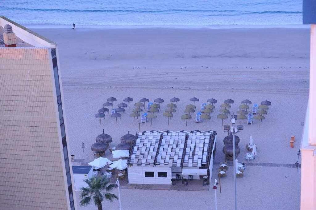 Atico Apartamento Loft Playa Victoria Кадис Экстерьер фото