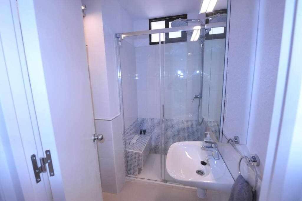 Atico Apartamento Loft Playa Victoria Кадис Экстерьер фото