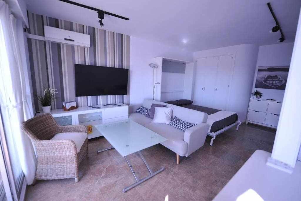 Апартаменты Atico Apartamento Loft Playa Victoria Кадис Экстерьер фото