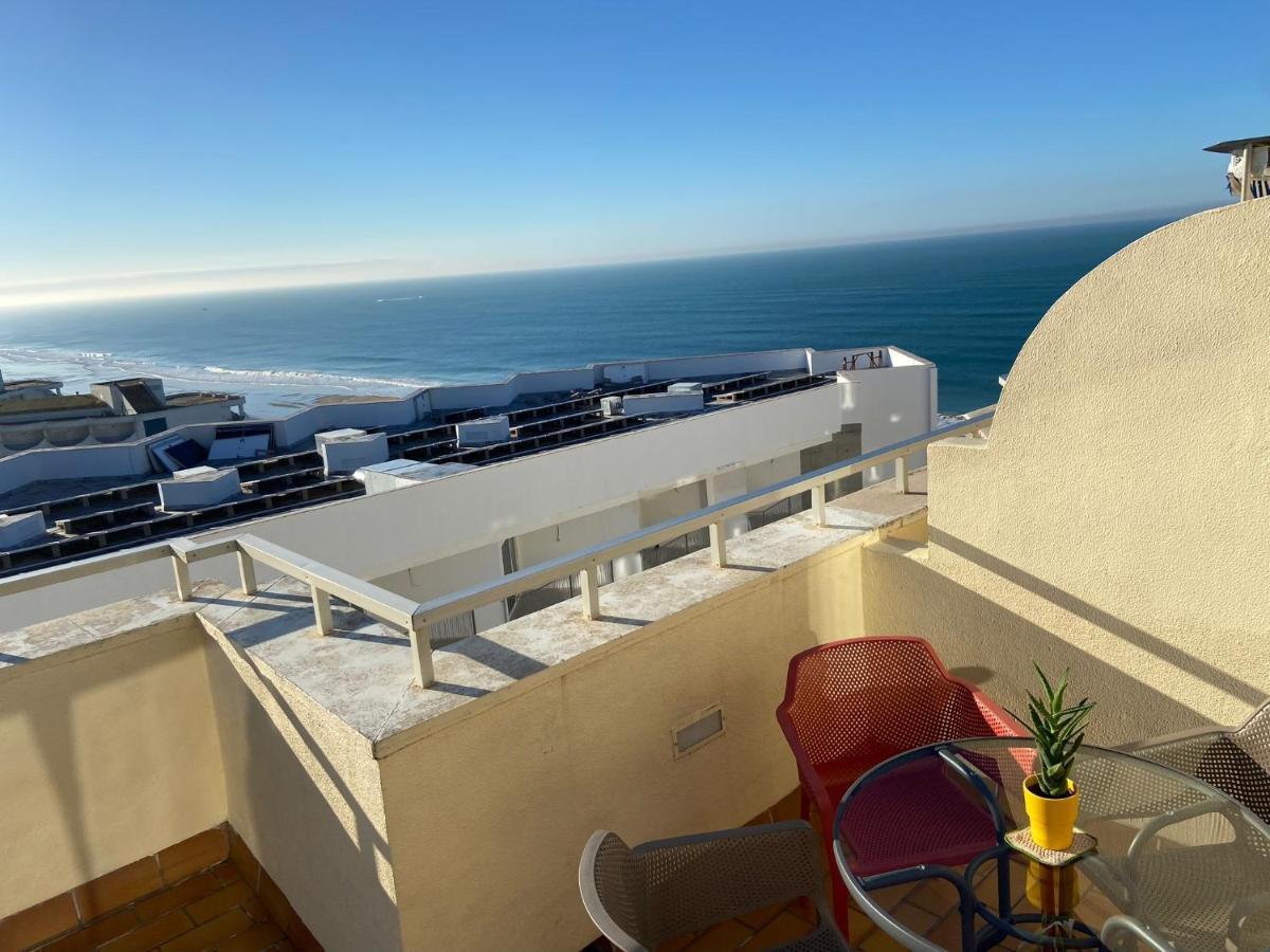 Atico Apartamento Loft Playa Victoria Кадис Экстерьер фото
